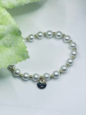 Classic White Pearl and Gold stainless steel Bead Stretch Bracelet